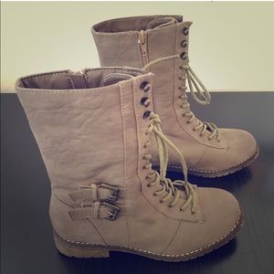Cathy Jean Moto/ Combat Style Boots Size 6 Tan